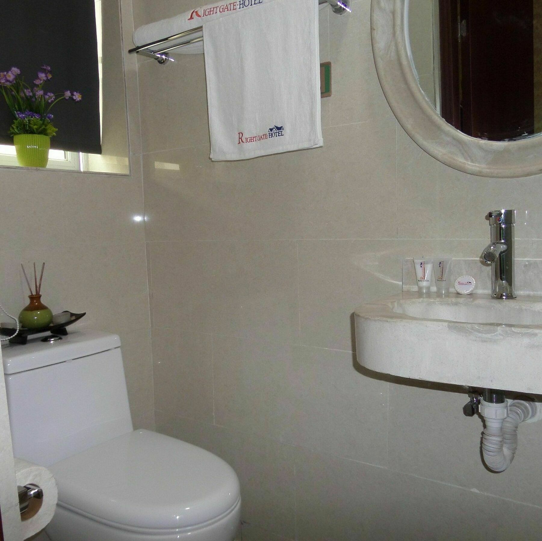 Rightgate Hotel Lagos Bagian luar foto